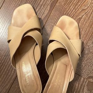 DONALD PLINER Jaya sand low heel sling back dress sandal- 8.5